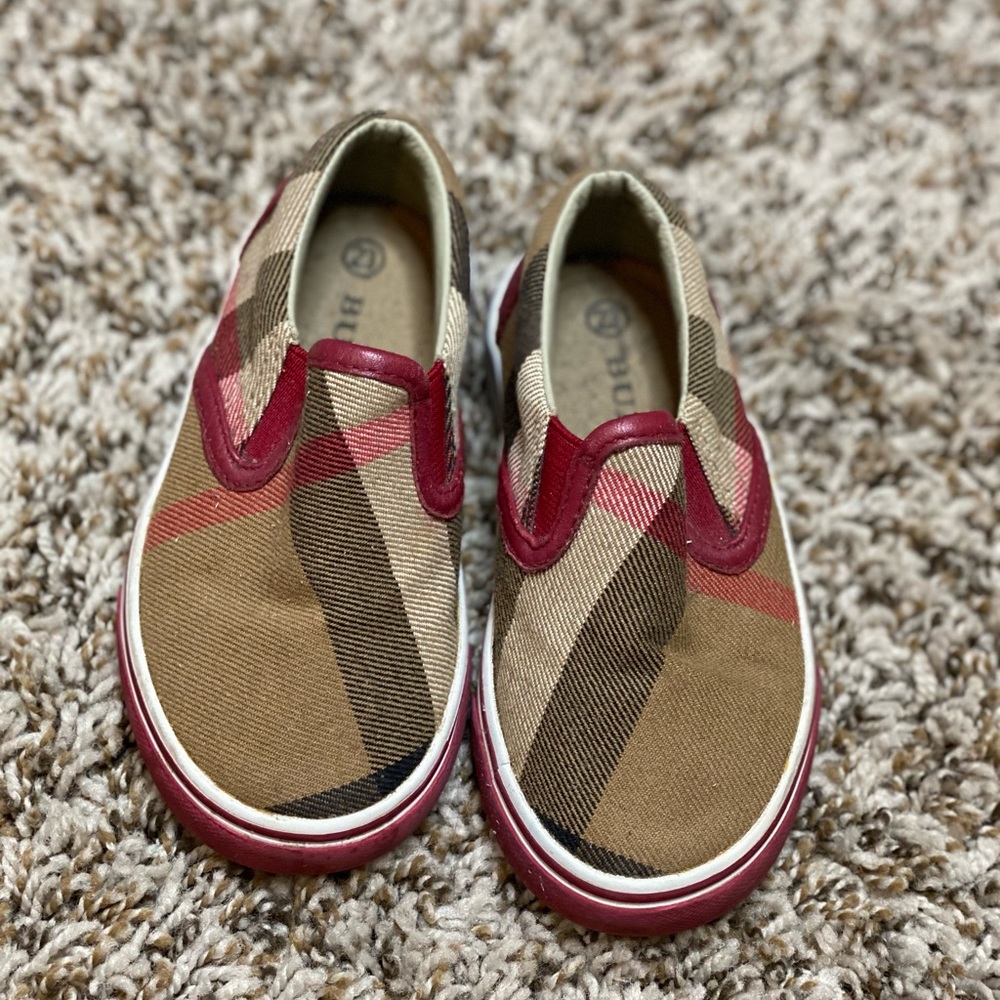 Boys Burberry slip on